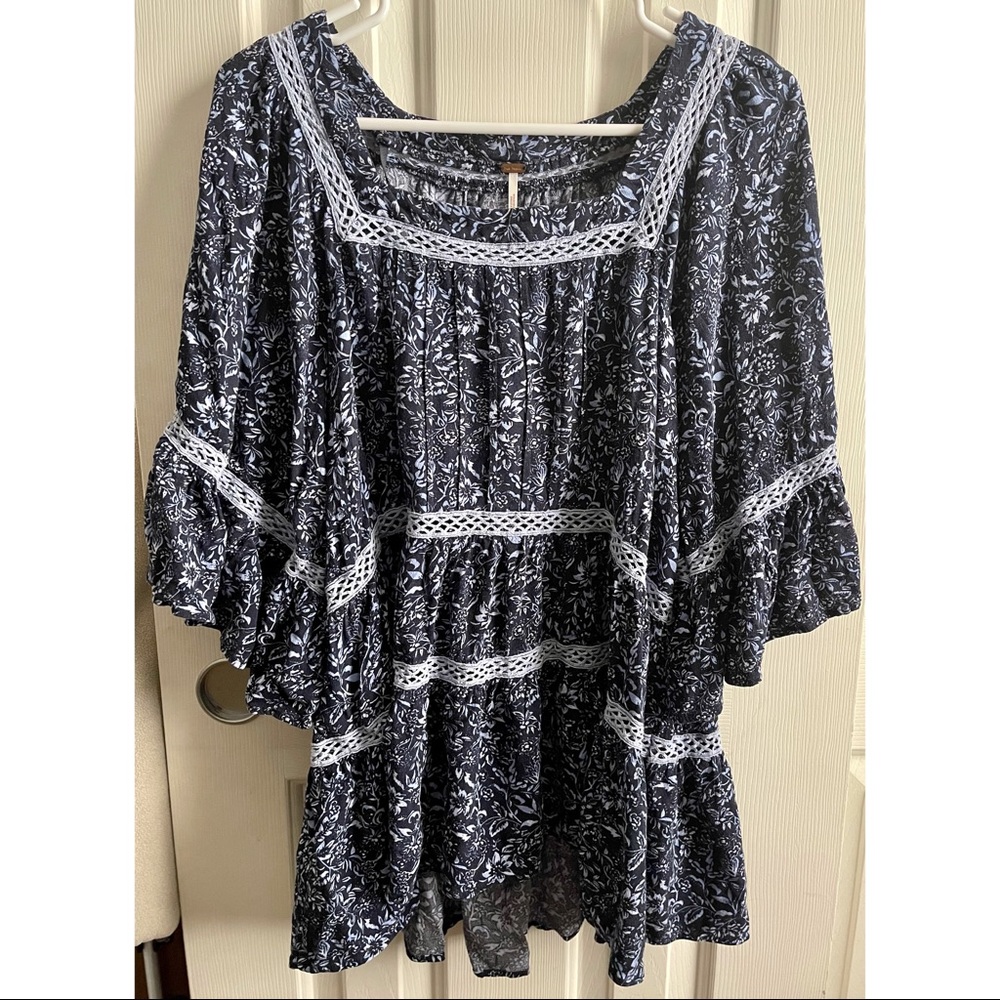 FREE PEOPLE BLUE FLOWY TOP
